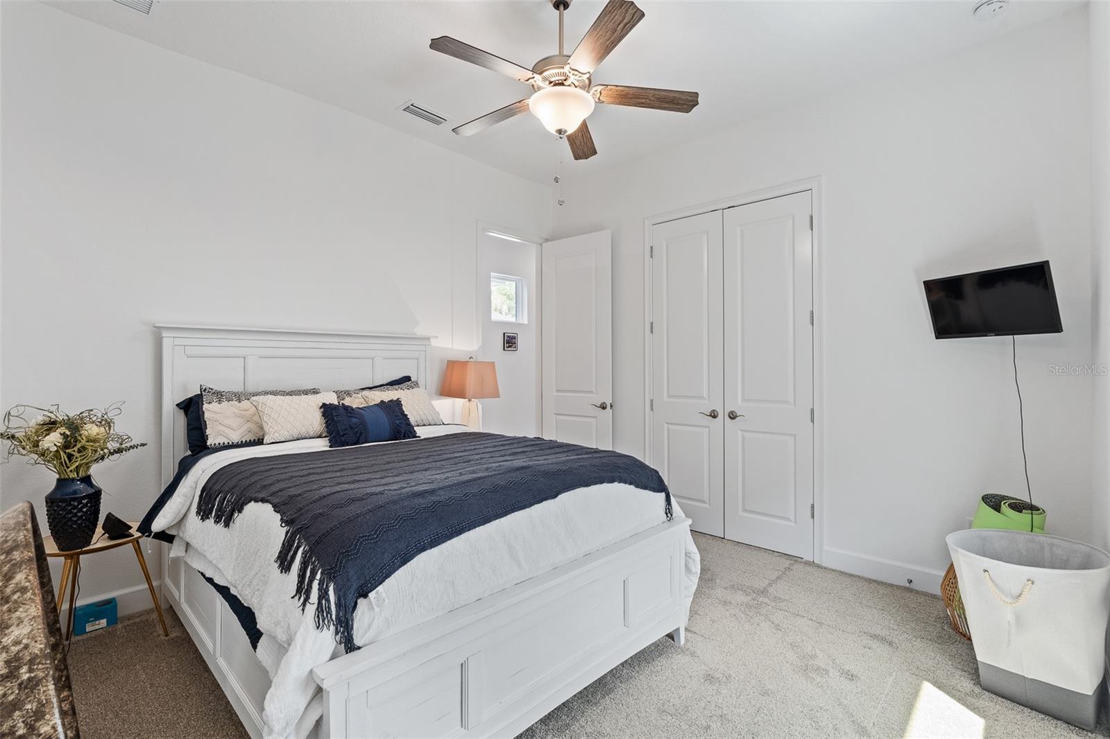 Image 40 of 62 For 16 Kingswood Court