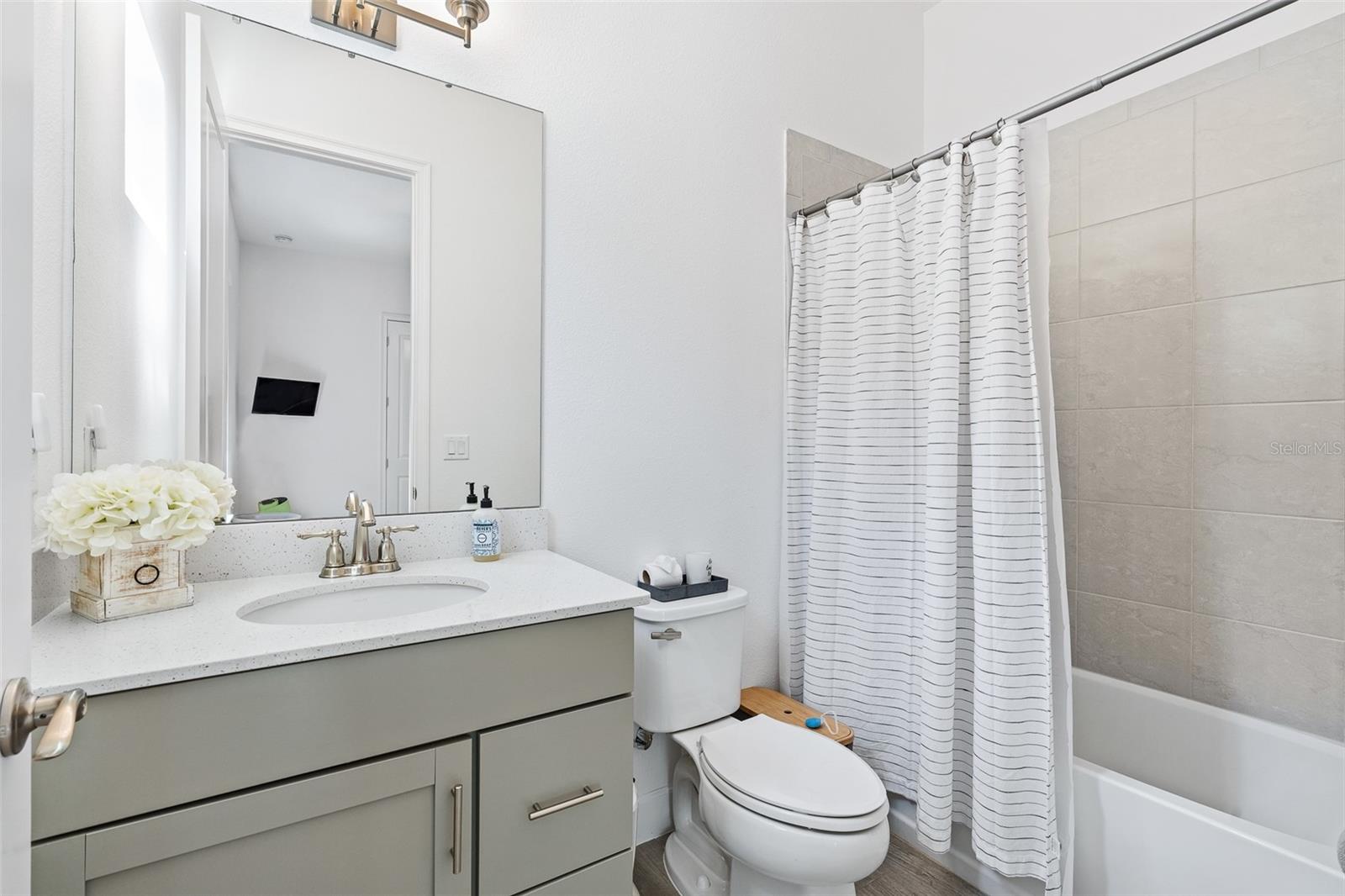 Image 41 of 62 For 16 Kingswood Court