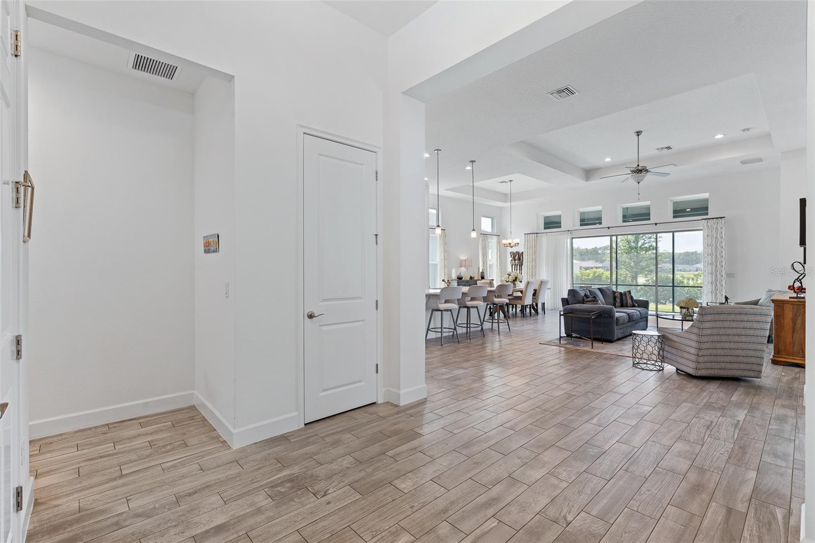 Image 6 of 62 For 16 Kingswood Court