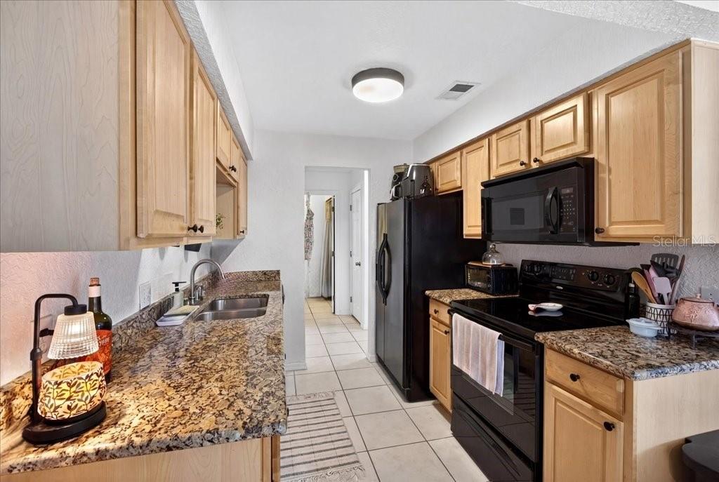 Image 4 of 28 For 12 Brigantine Ct Court