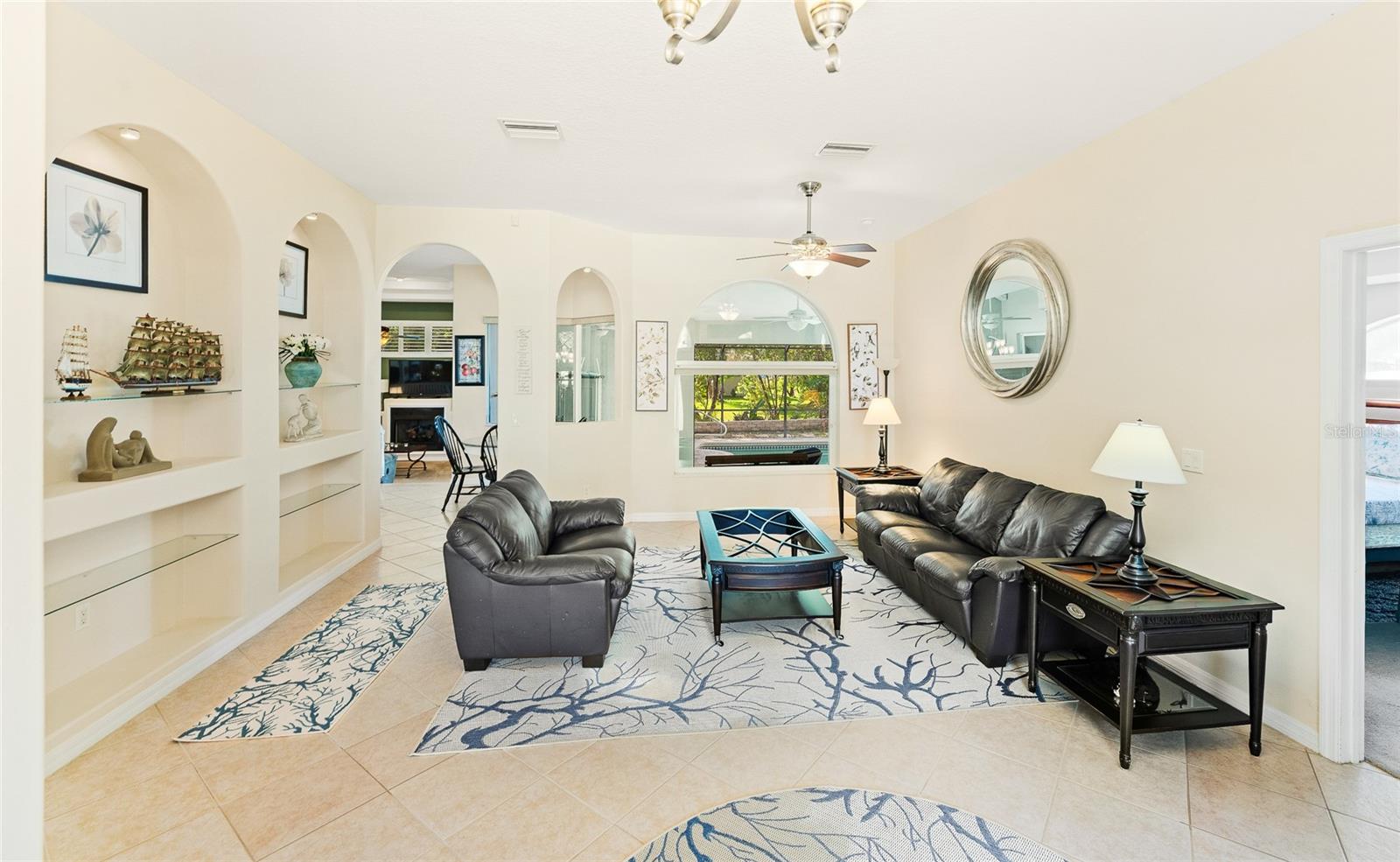 Image 10 of 47 For 40 Edgewater Drive