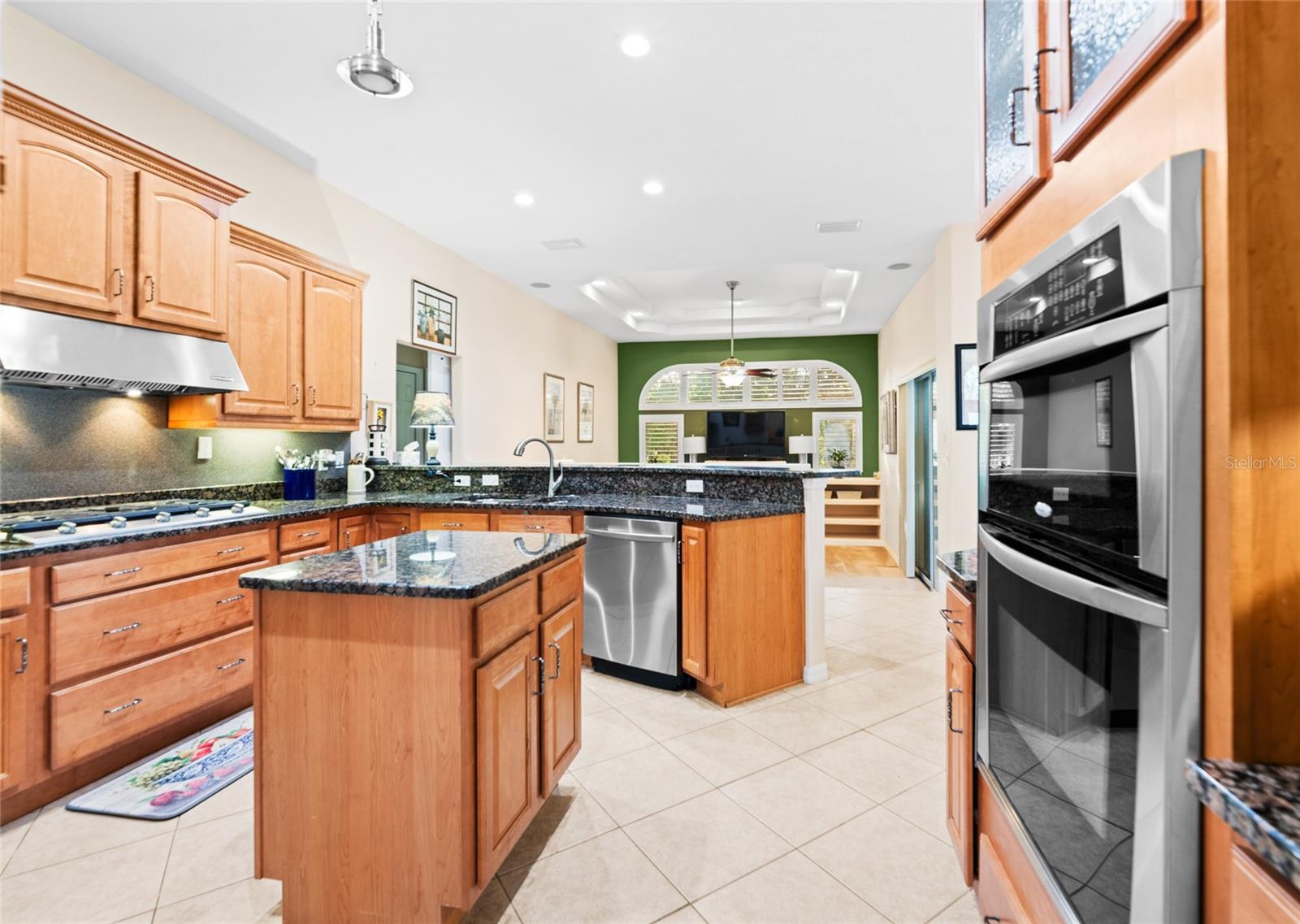 Image 24 of 47 For 40 Edgewater Drive