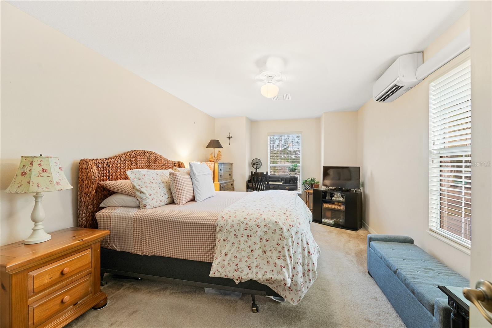 Image 34 of 47 For 40 Edgewater Drive