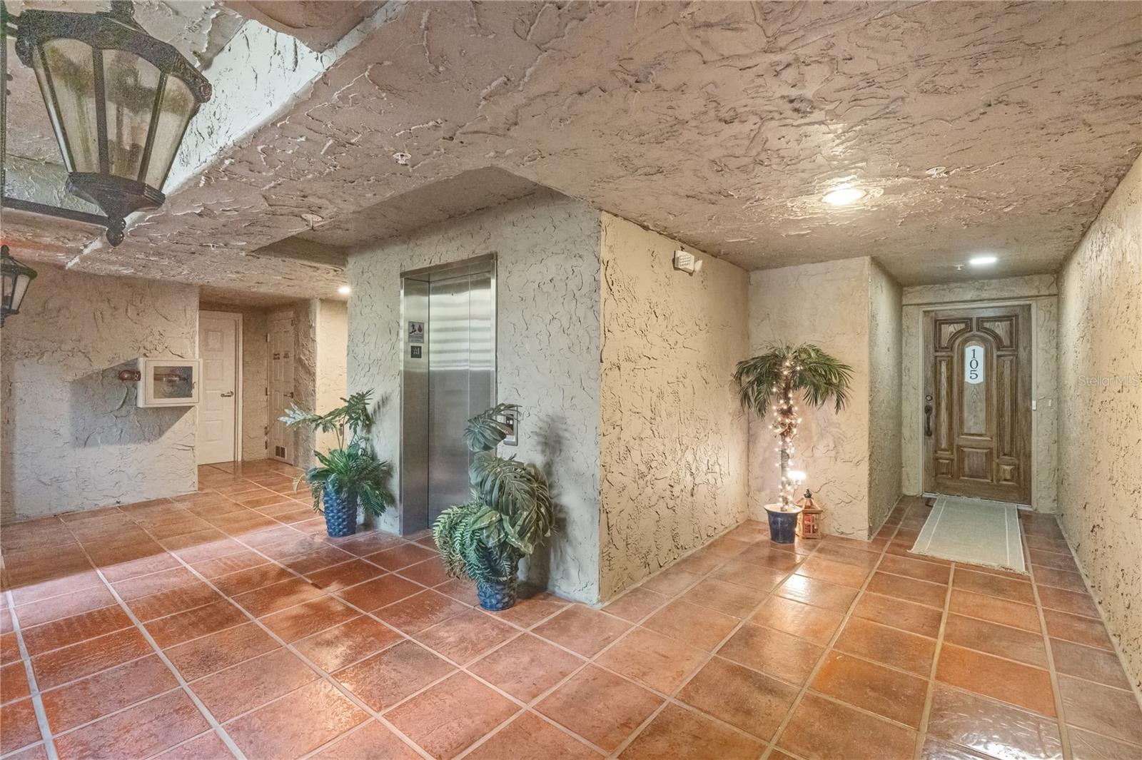 Image 11 of 52 For 104 Club House Drive 105