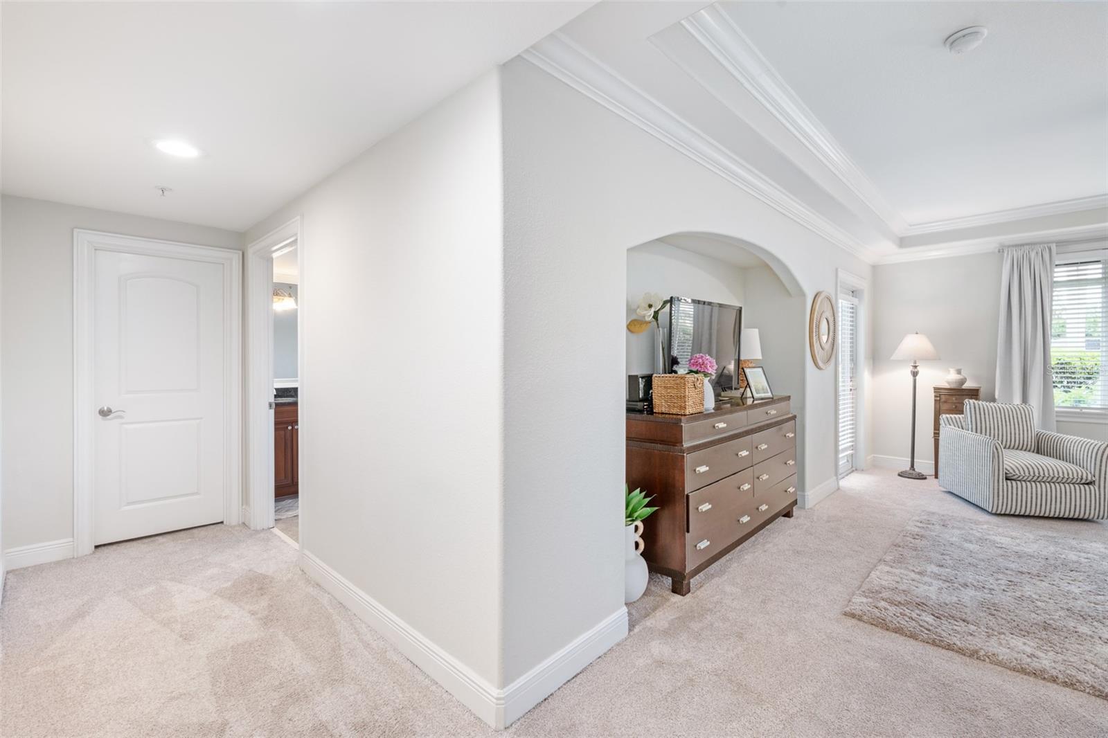 Image 31 of 52 For 104 Club House Drive 105