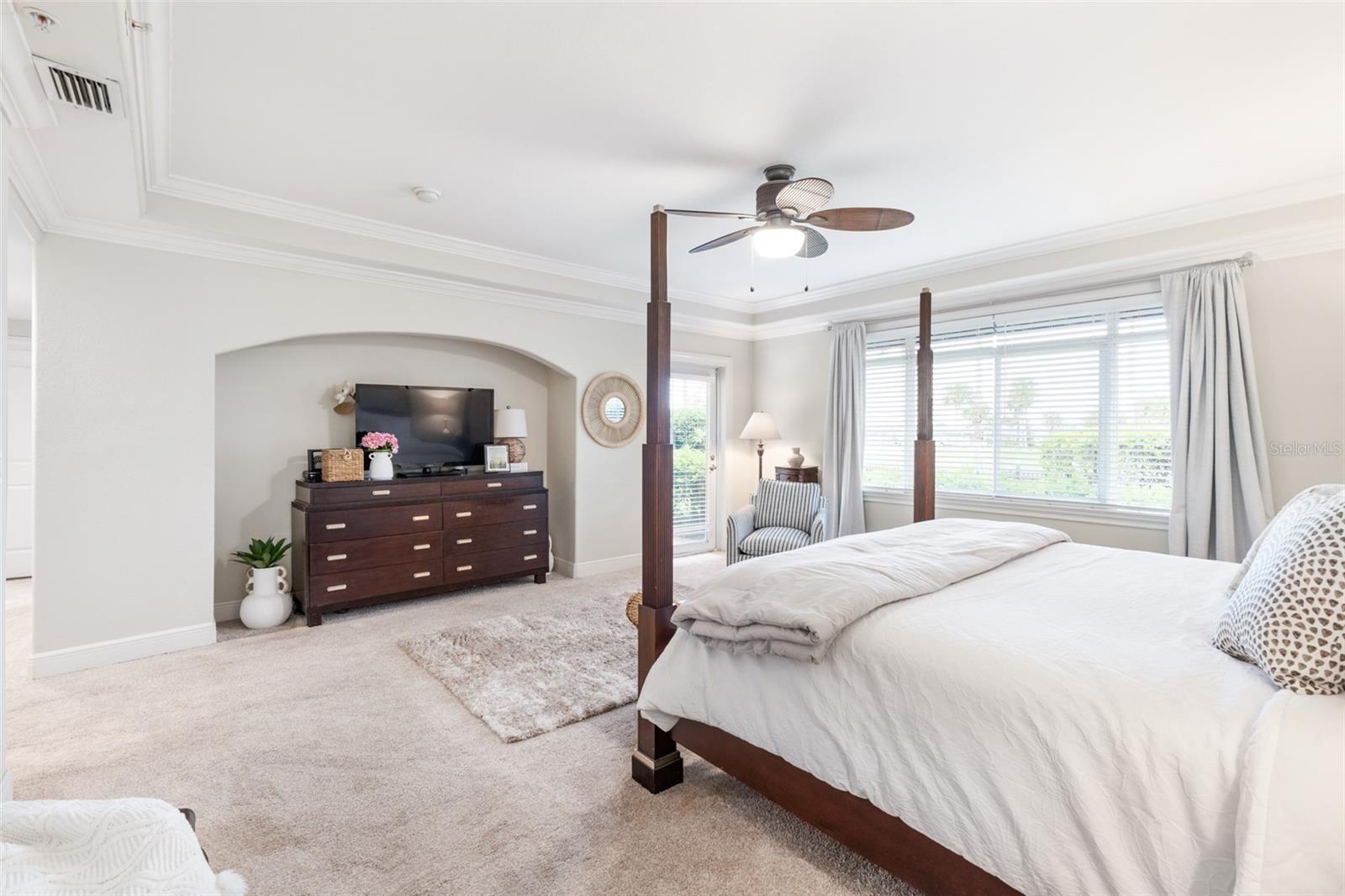 Image 34 of 52 For 104 Club House Drive 105