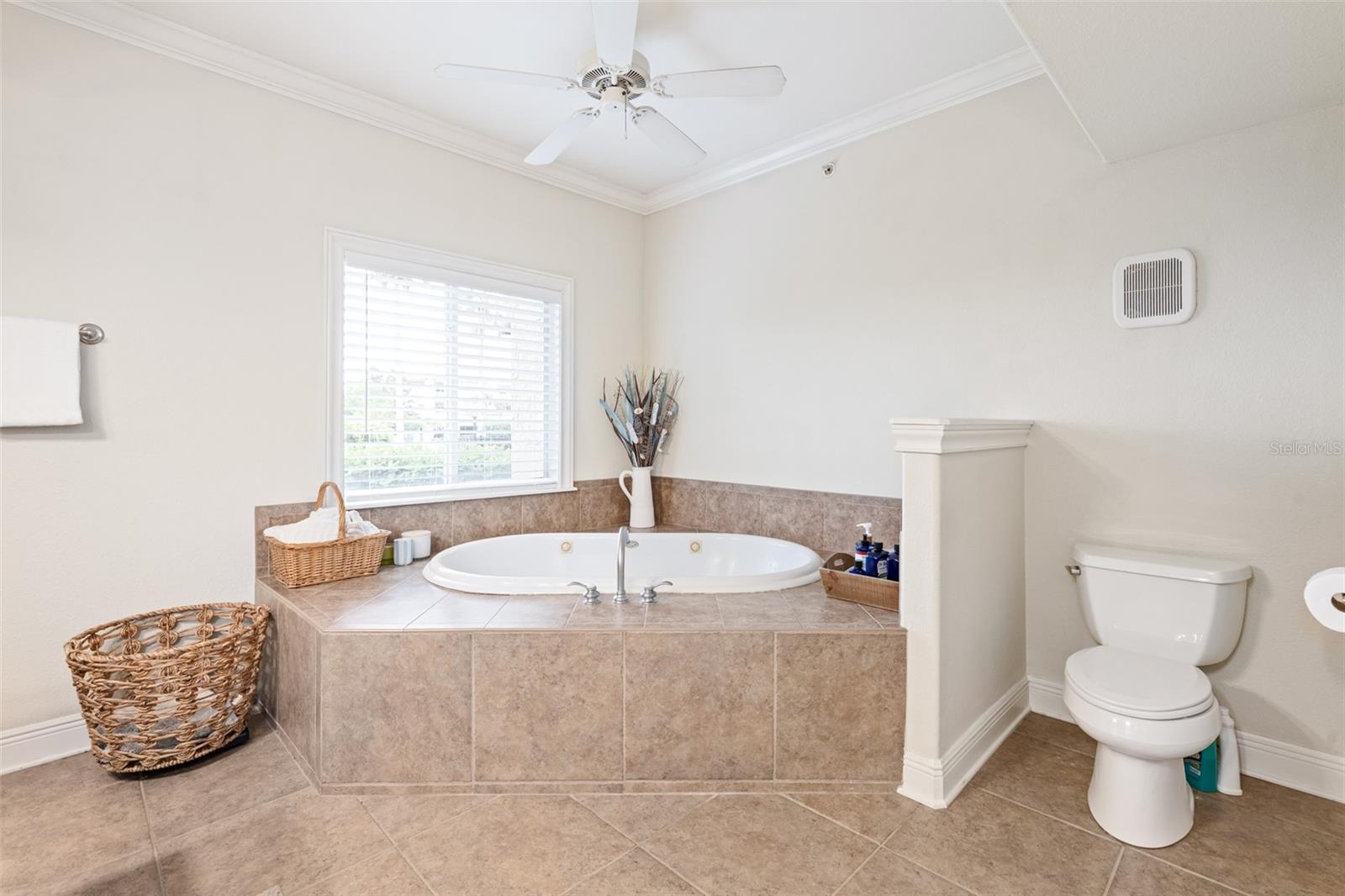 Image 39 of 52 For 104 Club House Drive 105