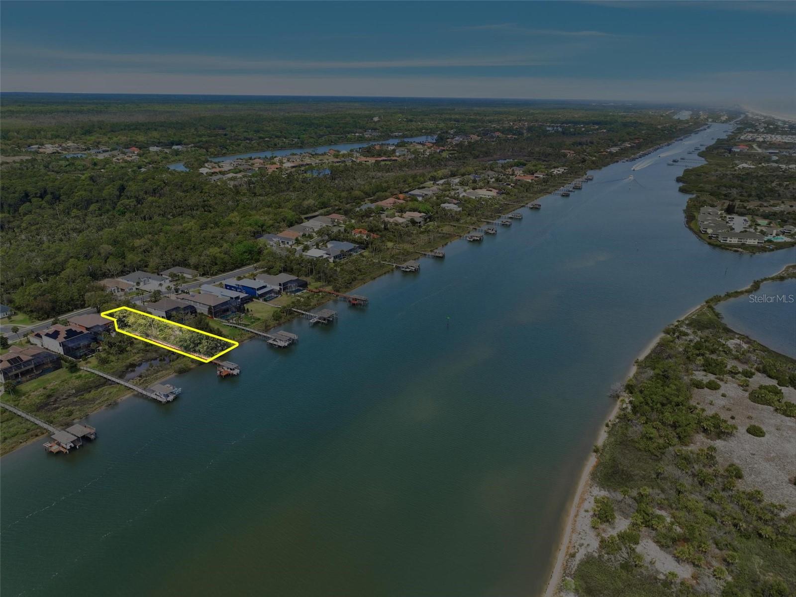 Image 10 of 100 For 239 Riverwalk Drive