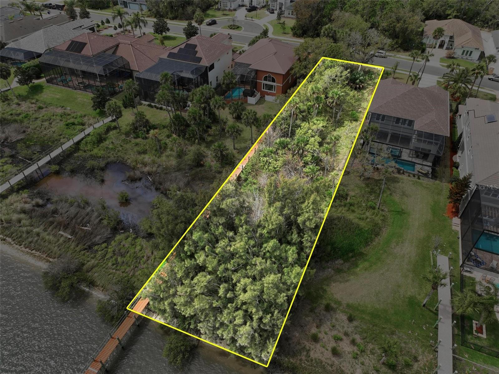 Image 14 of 100 For 239 Riverwalk Drive