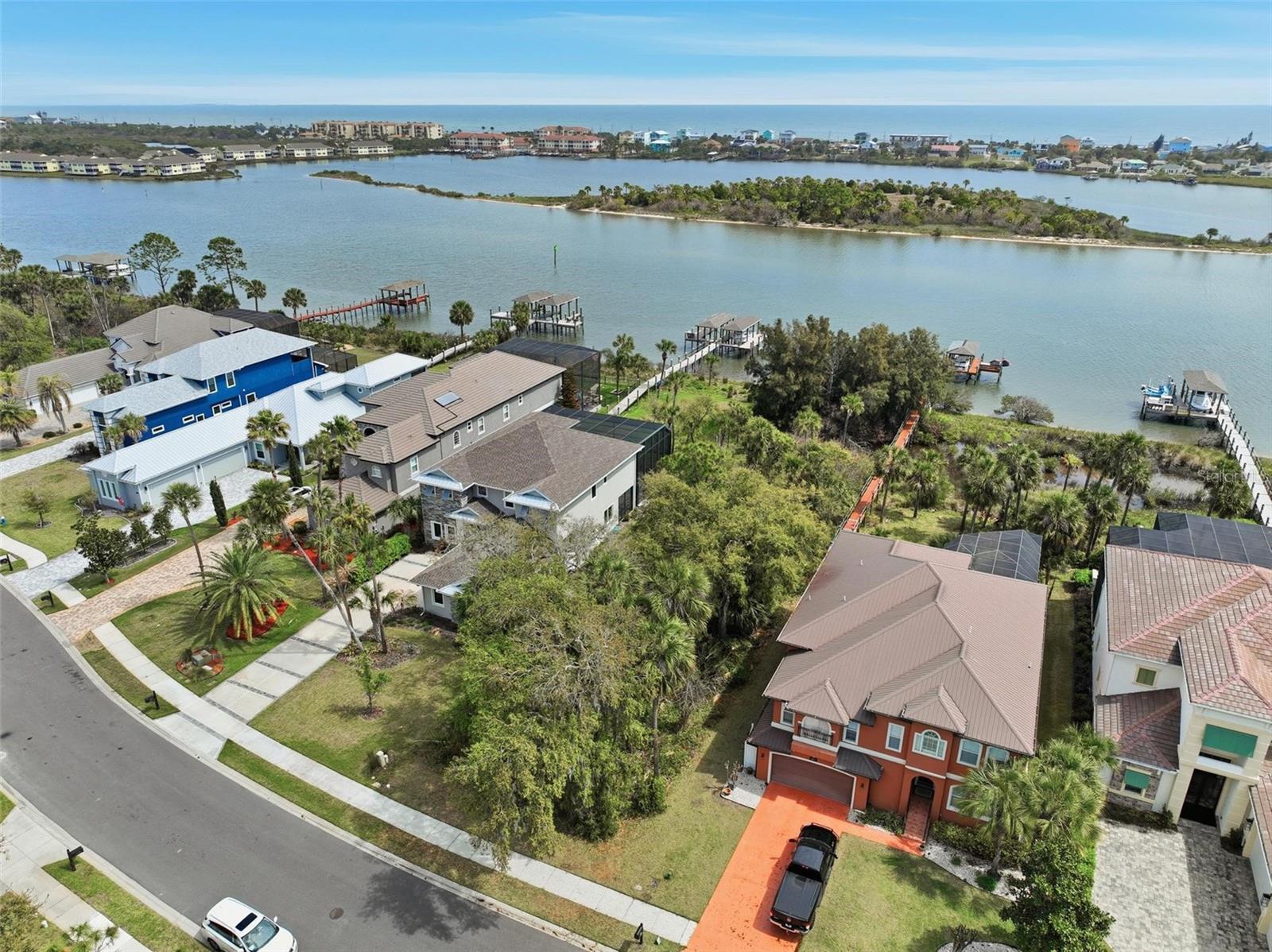 Image 16 of 100 For 239 Riverwalk Drive