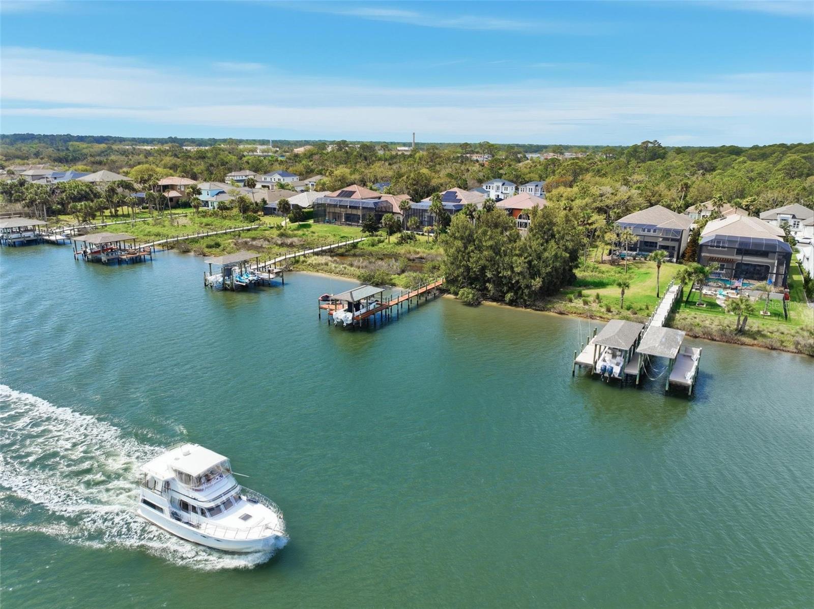 Image 19 of 100 For 239 Riverwalk Drive