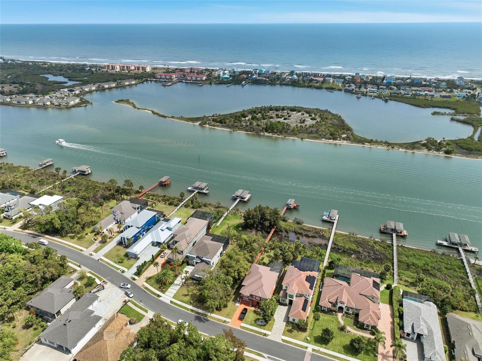 Image 24 of 100 For 239 Riverwalk Drive