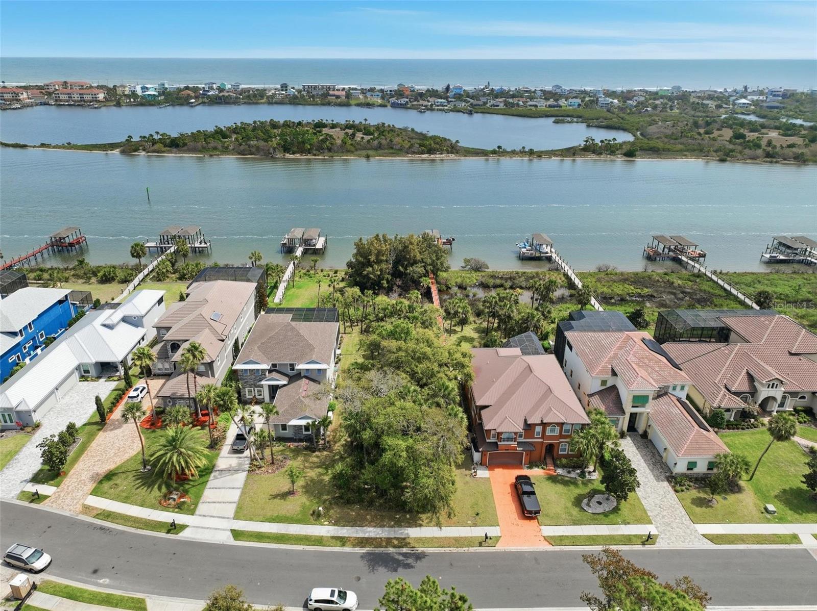 Image 36 of 100 For 239 Riverwalk Drive