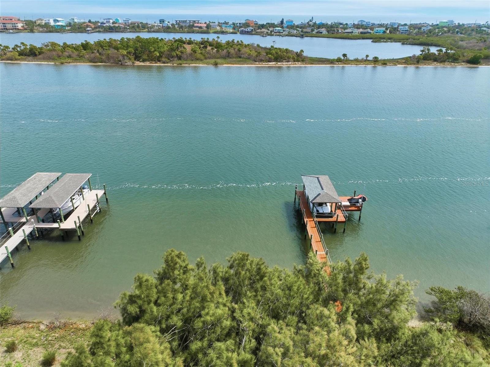 Image 38 of 100 For 239 Riverwalk Drive