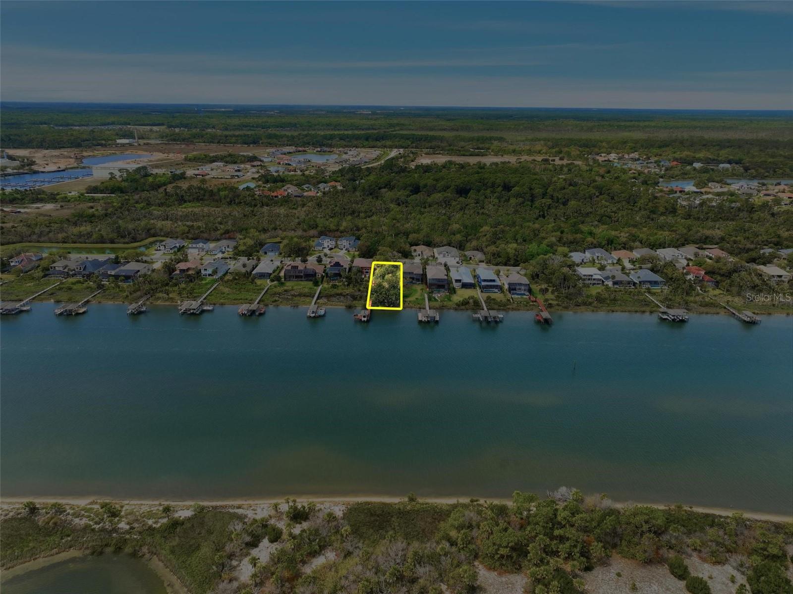 Image 9 of 100 For 239 Riverwalk Drive