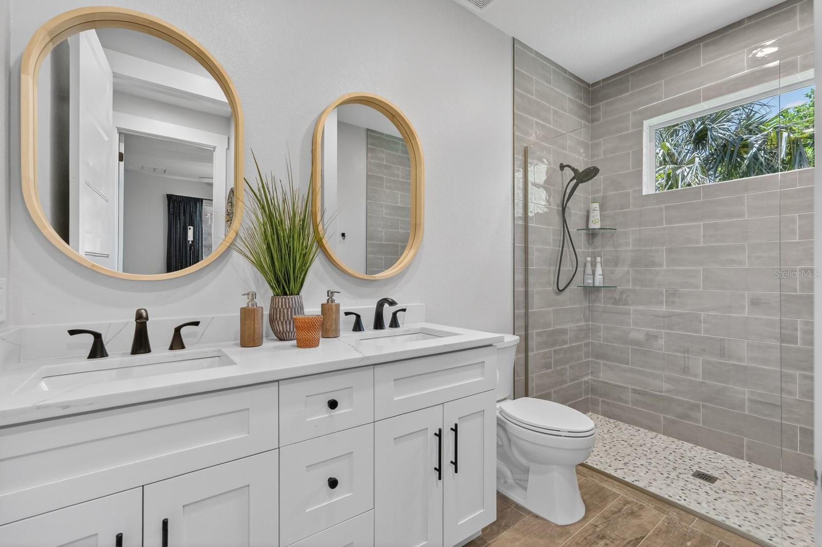 Image 24 of 39 For 2220 Swoope Drive