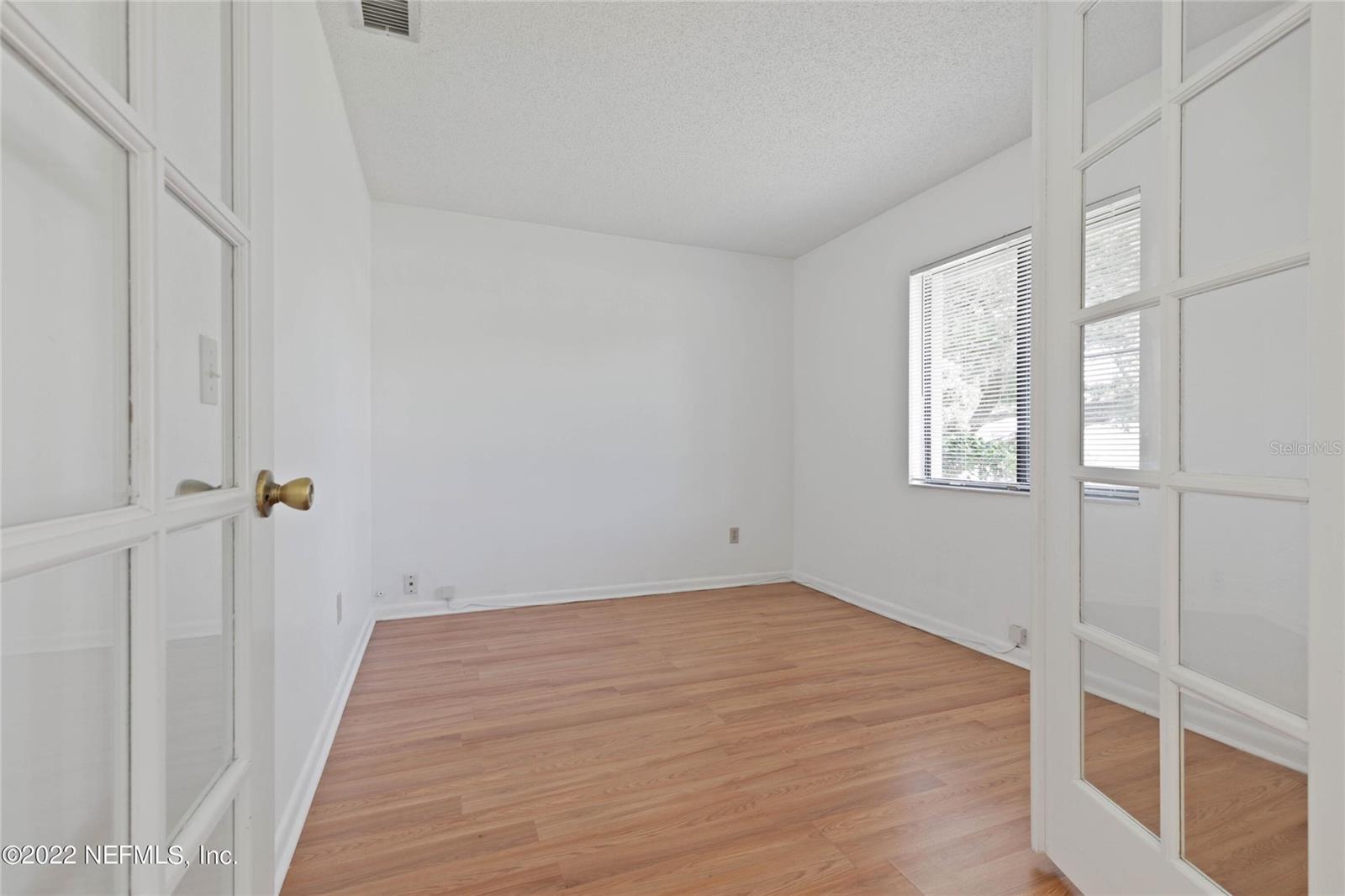 Image 11 of 25 For 94 Belvedere Lane