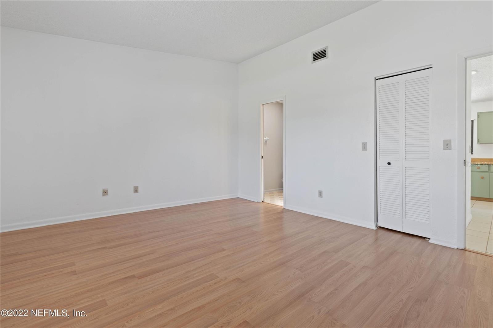 Image 18 of 25 For 94 Belvedere Lane