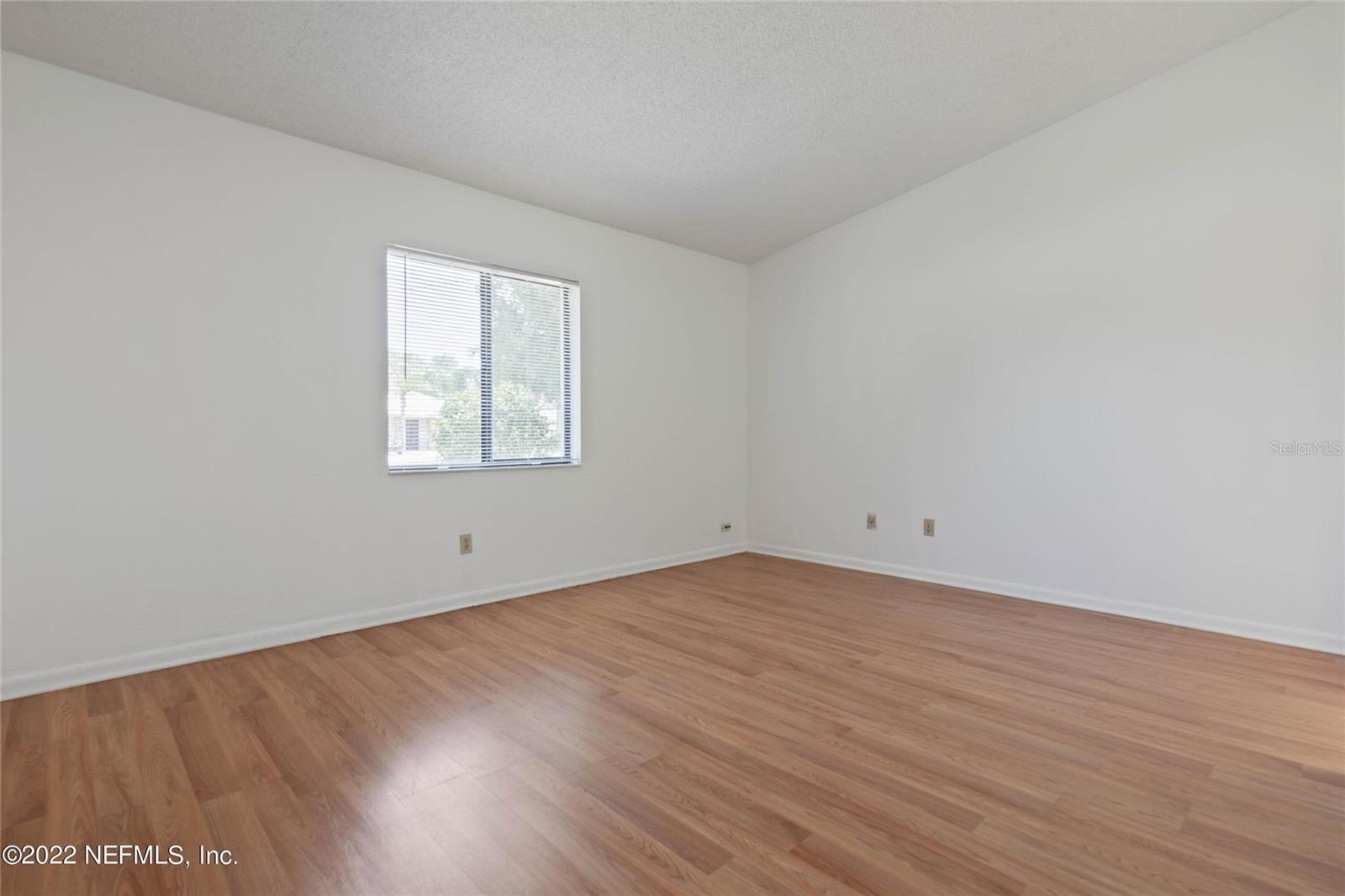 Image 19 of 25 For 94 Belvedere Lane