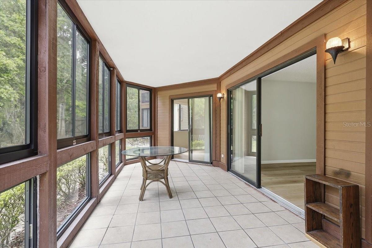 Image 22 of 39 For 27 Oxford Lane 27