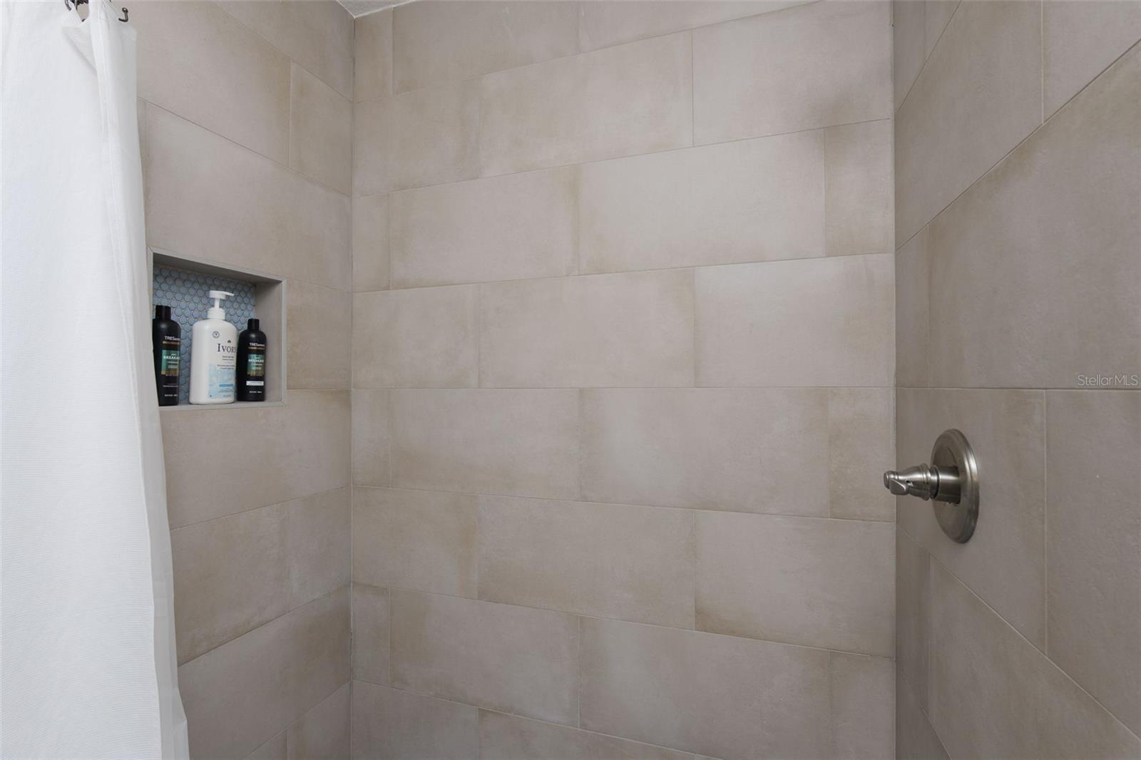 Image 15 of 47 For 16 Ewing Street