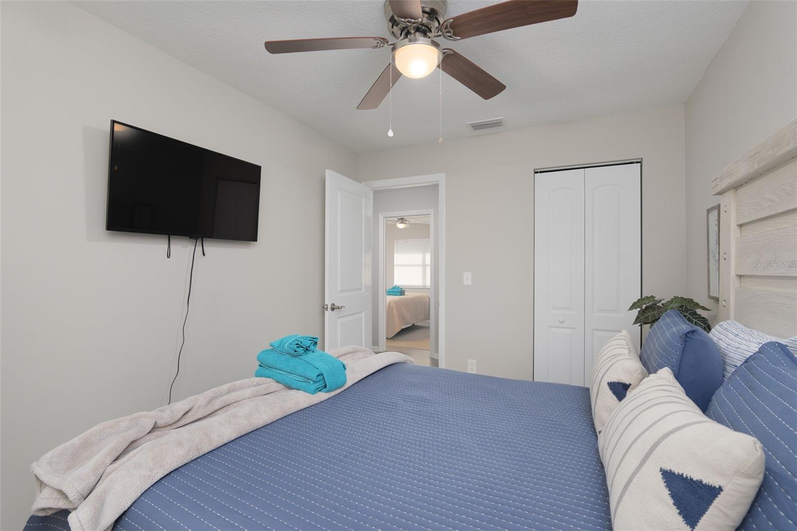 Image 38 of 47 For 16 Ewing Street