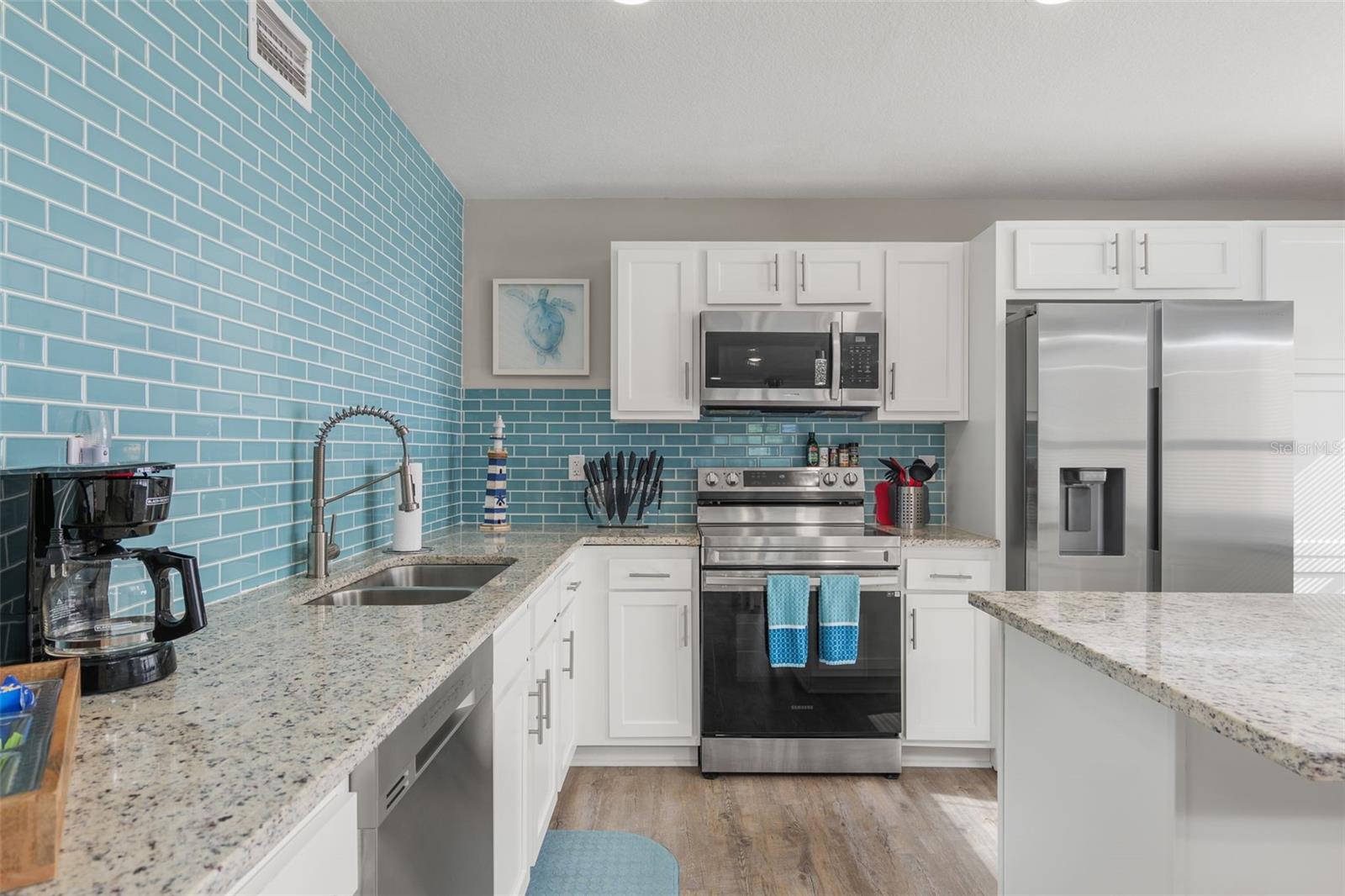 Image 4 of 47 For 16 Ewing Street