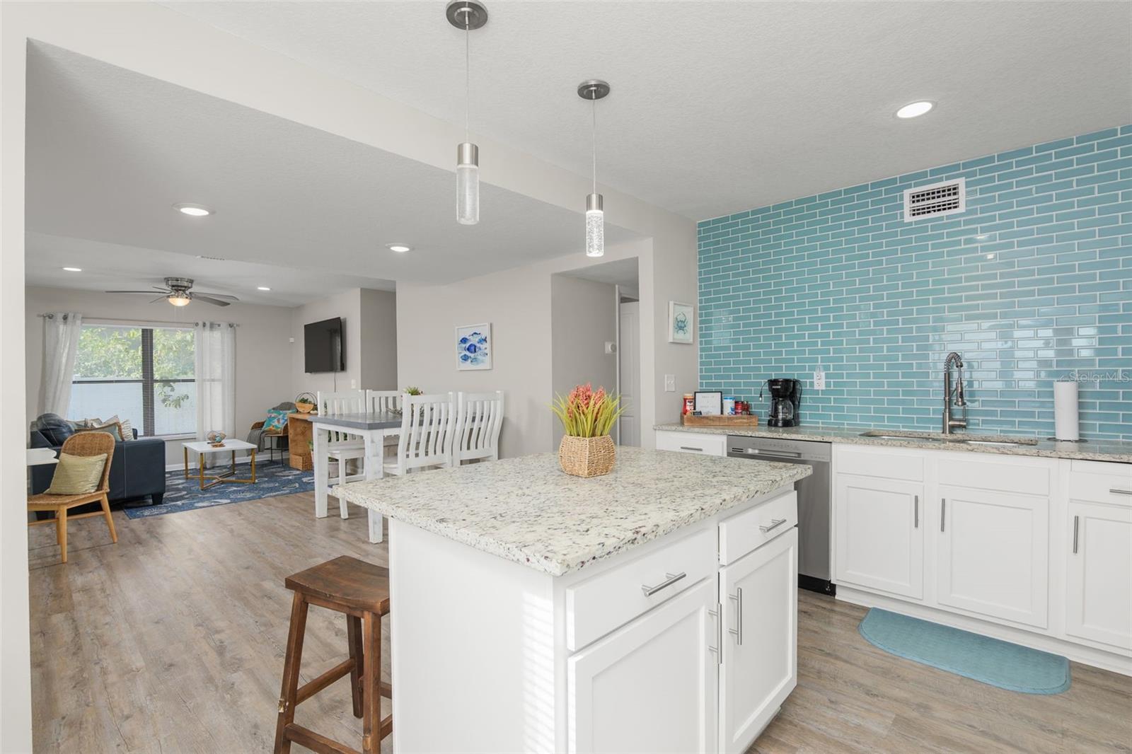 Image 5 of 47 For 16 Ewing Street