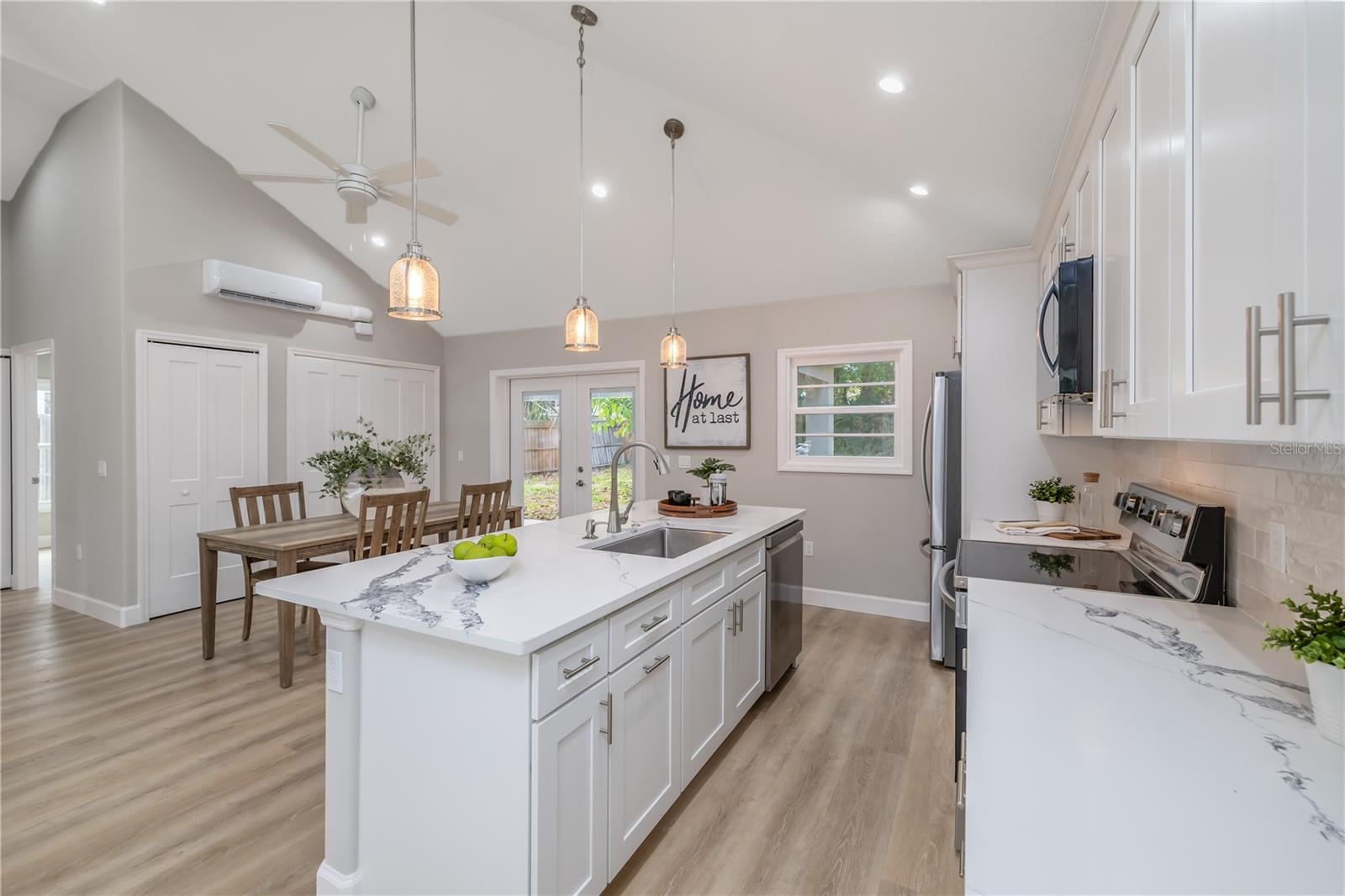 Image 9 of 19 For 1209 Washington Street