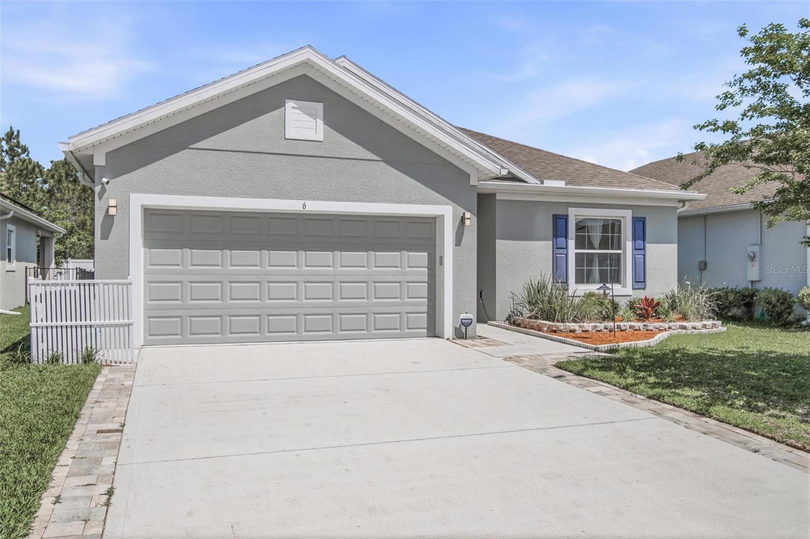 Image 2 of 56 For 6 Oakleaf Way