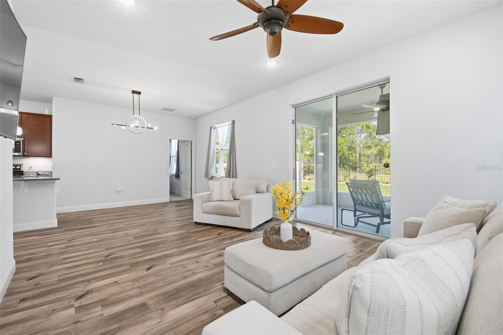 Image 25 of 56 For 6 Oakleaf Way