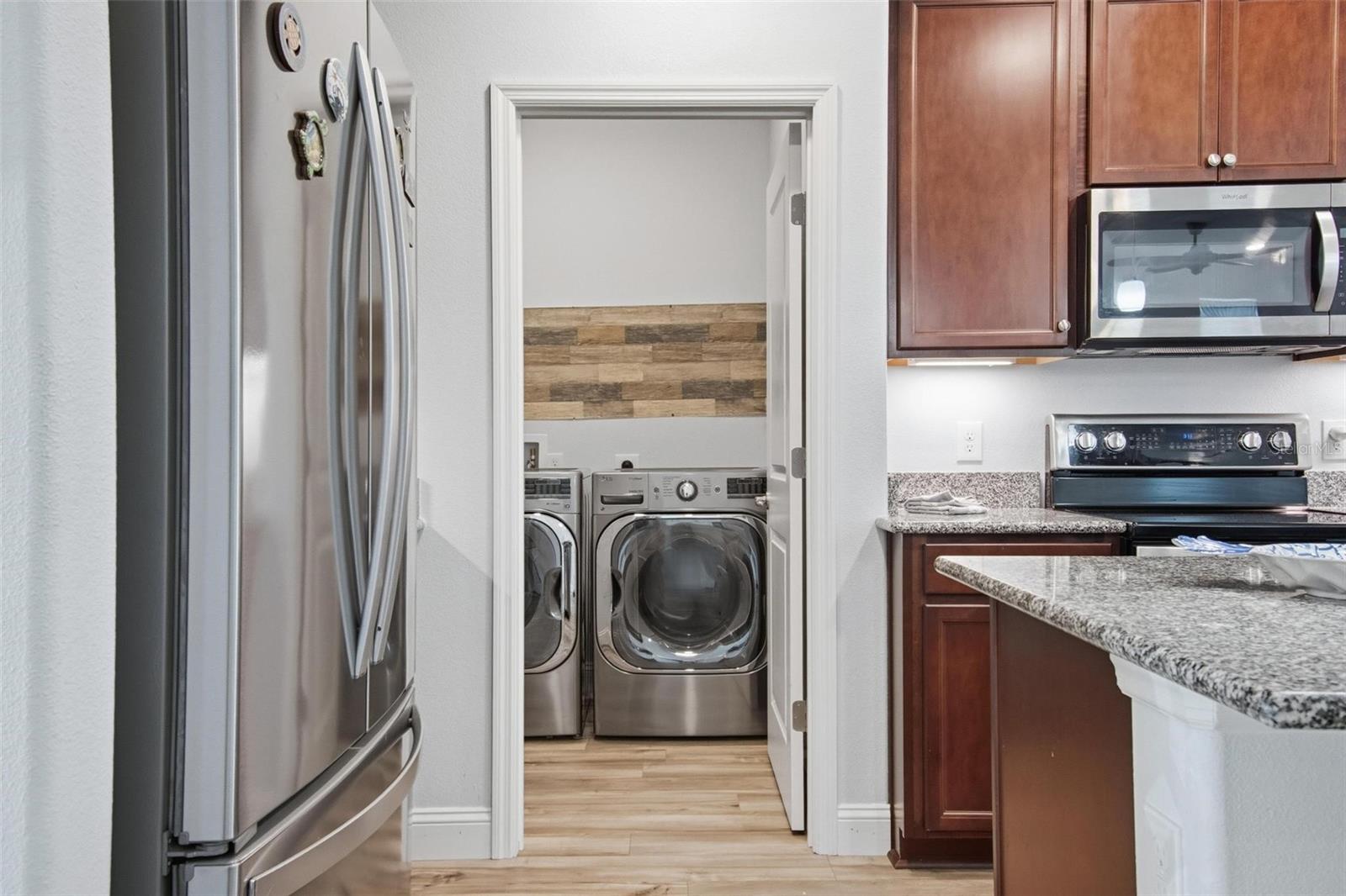 Image 35 of 56 For 6 Oakleaf Way