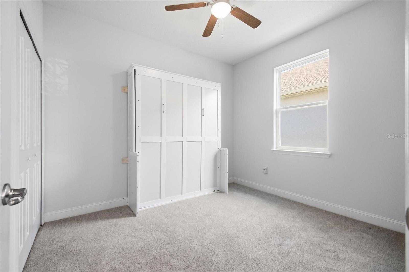 Image 8 of 56 For 6 Oakleaf Way