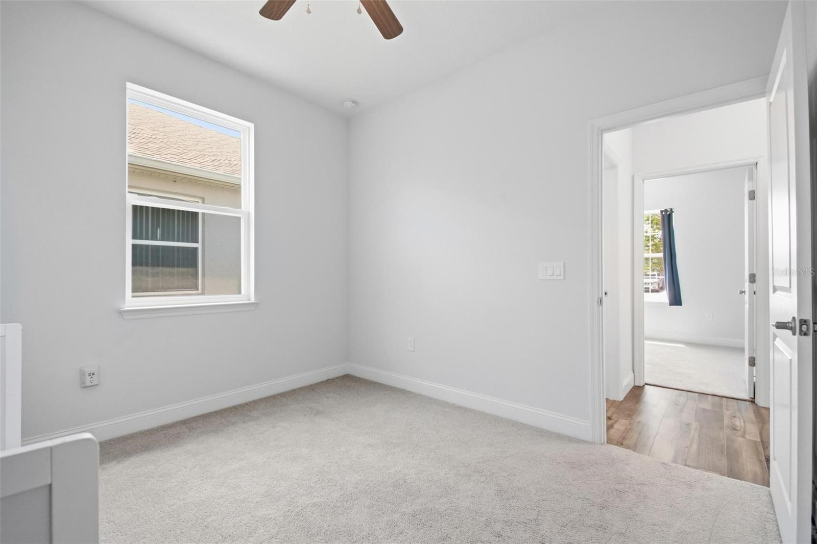 Image 9 of 56 For 6 Oakleaf Way