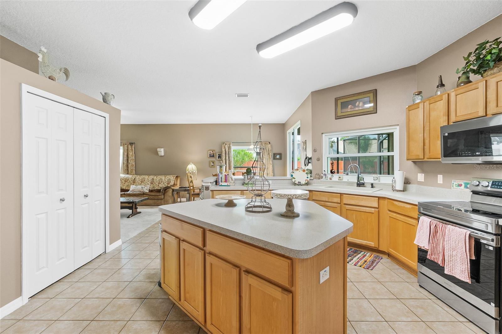 Image 32 of 56 For 6 Evansville Lane