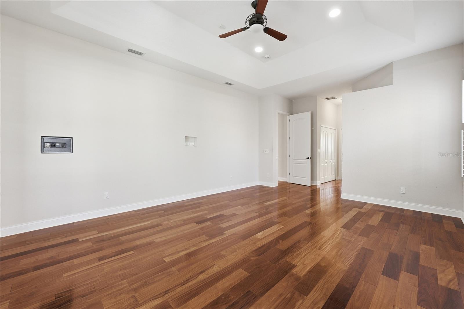 Image 23 of 63 For 10 Winter Haven Court