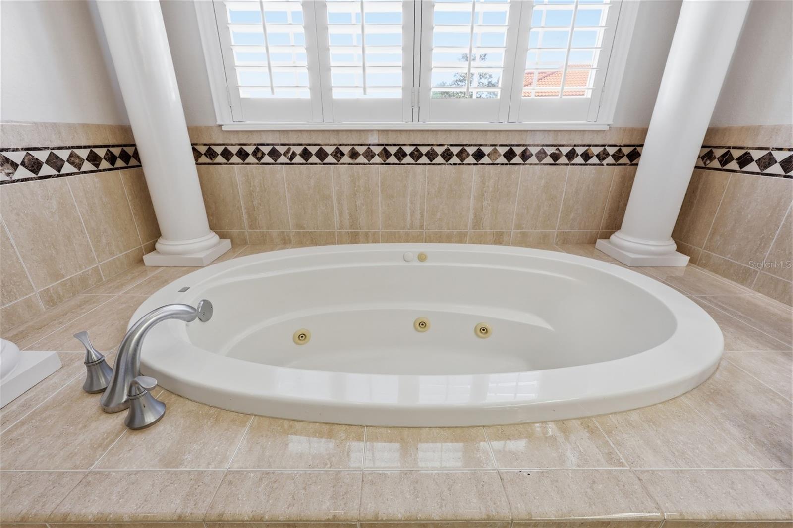 Image 29 of 63 For 10 Winter Haven Court