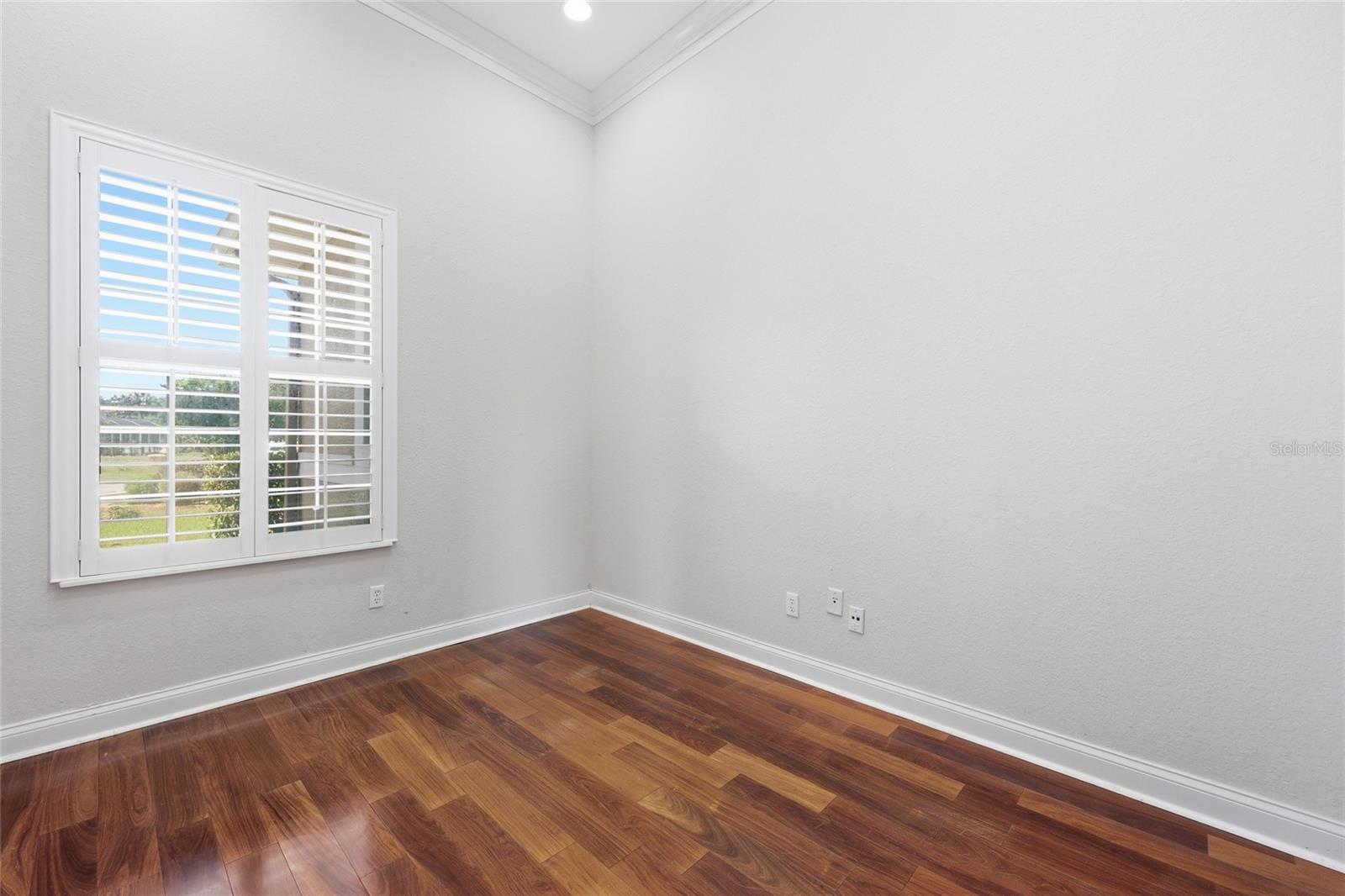 Image 33 of 63 For 10 Winter Haven Court