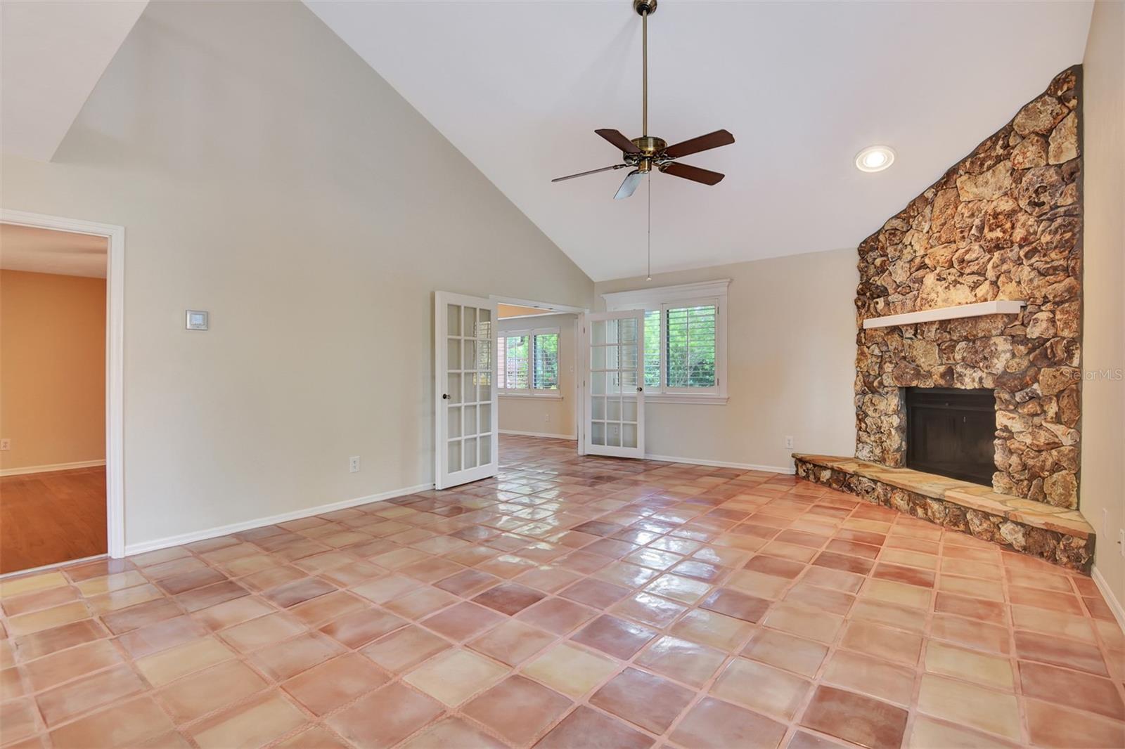 Image 11 of 56 For 105 Horseshoe Trail