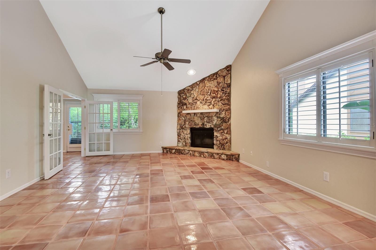 Image 15 of 56 For 105 Horseshoe Trail