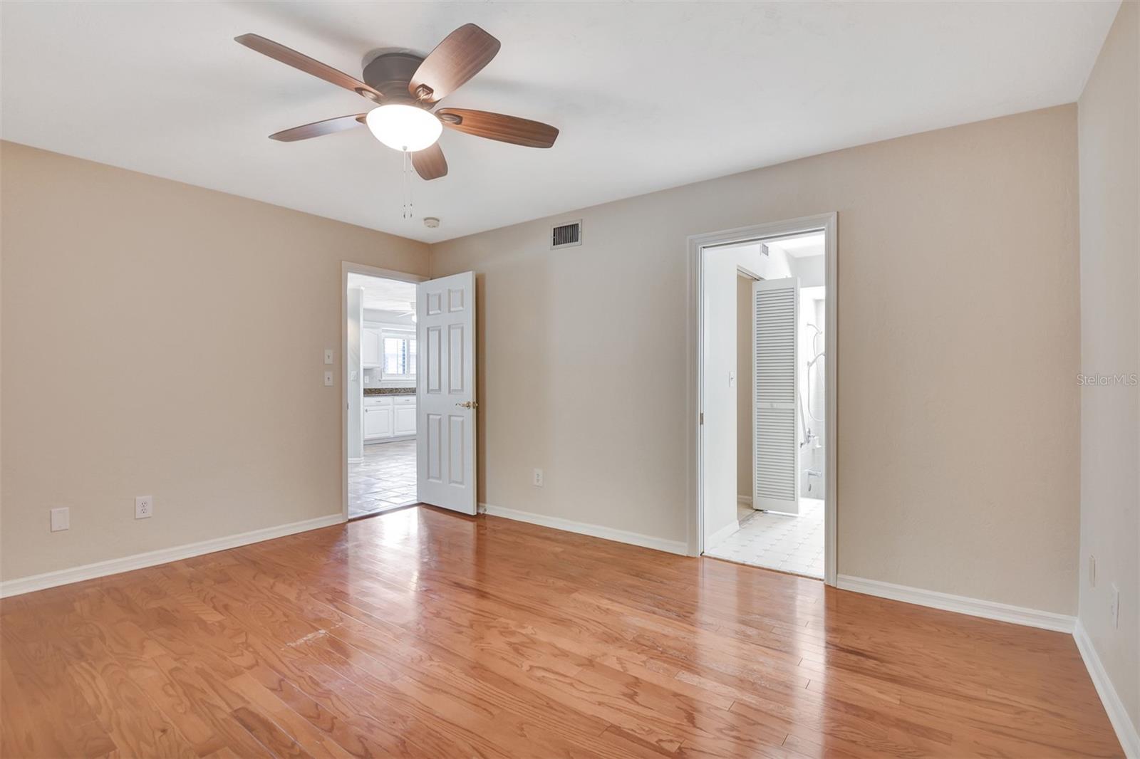 Image 26 of 56 For 105 Horseshoe Trail