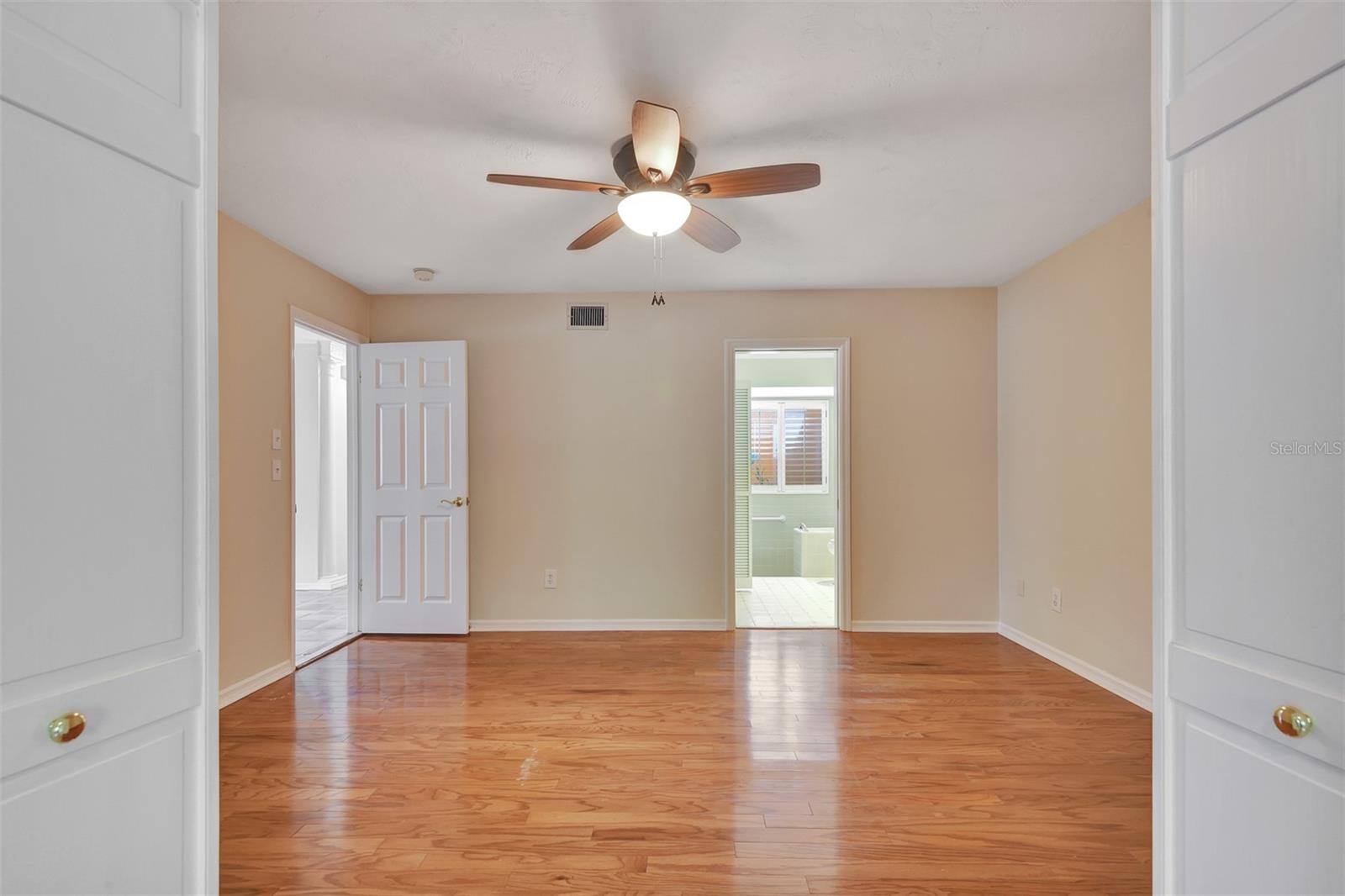 Image 32 of 56 For 105 Horseshoe Trail