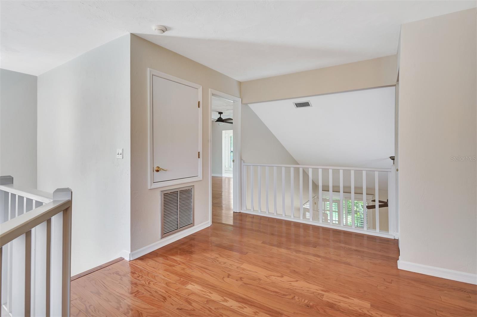 Image 40 of 56 For 105 Horseshoe Trail