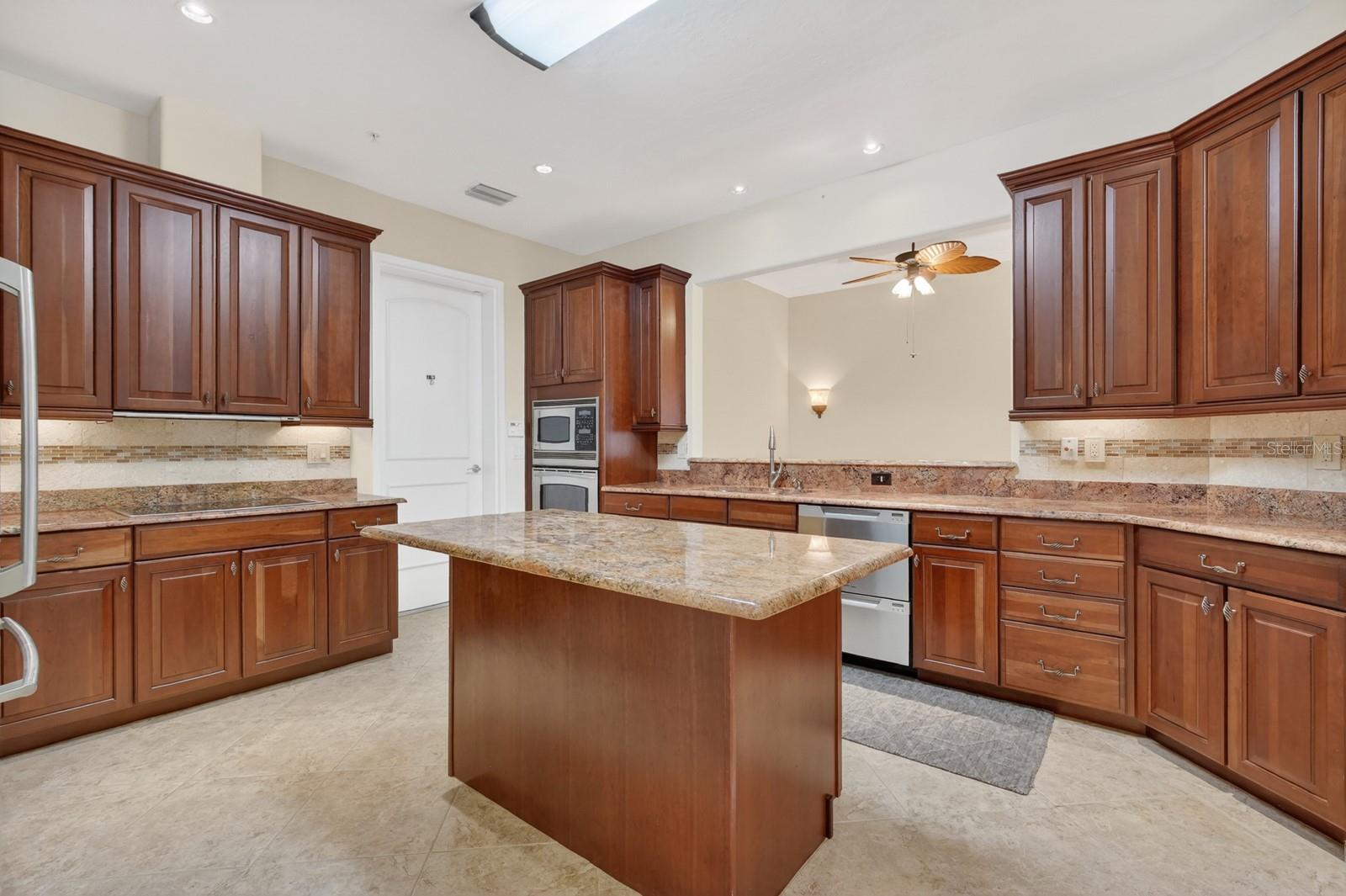 Image 14 of 51 For 40 Casa Bella Circle 1101