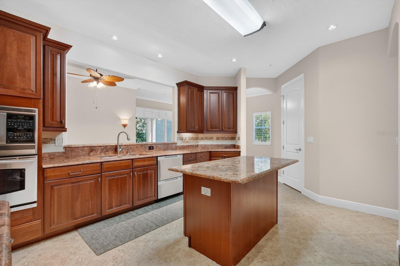 Image 15 of 51 For 40 Casa Bella Circle 1101