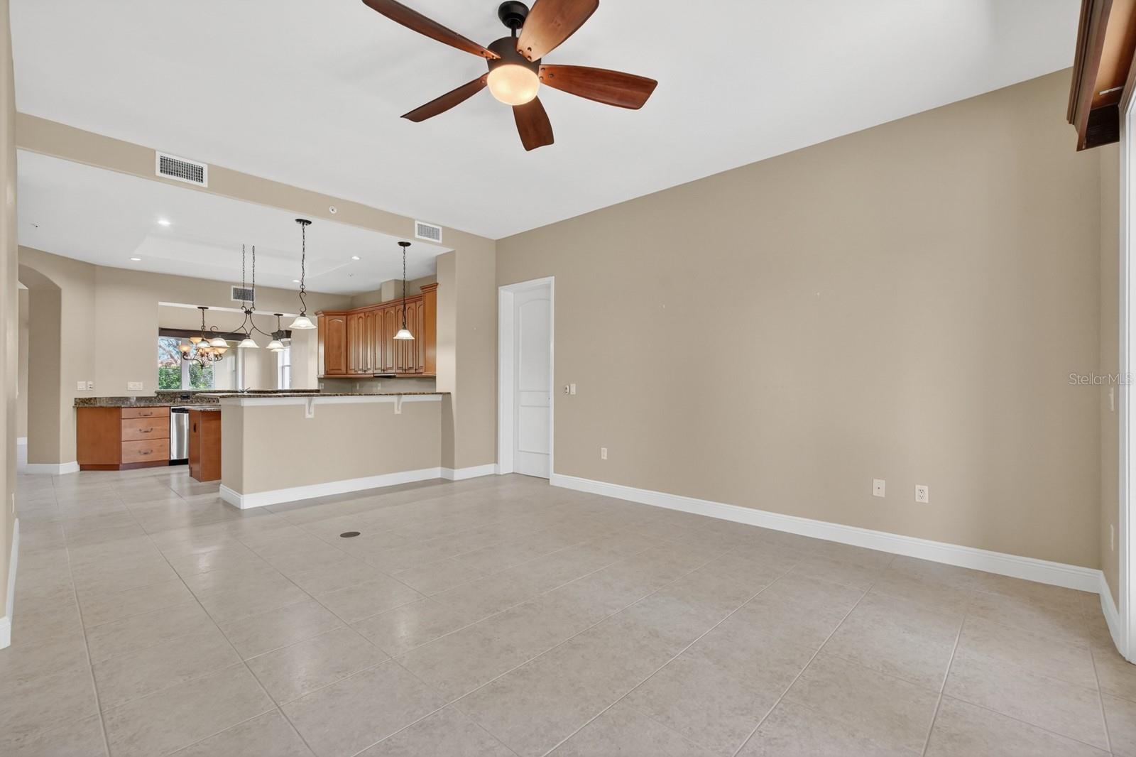 Image 14 of 59 For 40 Casa Bella Circle 1102