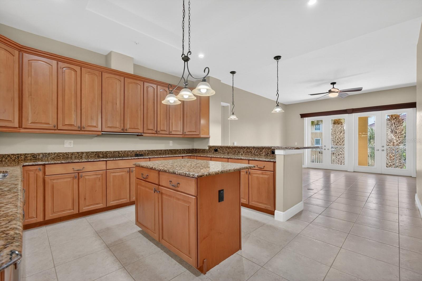 Image 15 of 59 For 40 Casa Bella Circle 1102