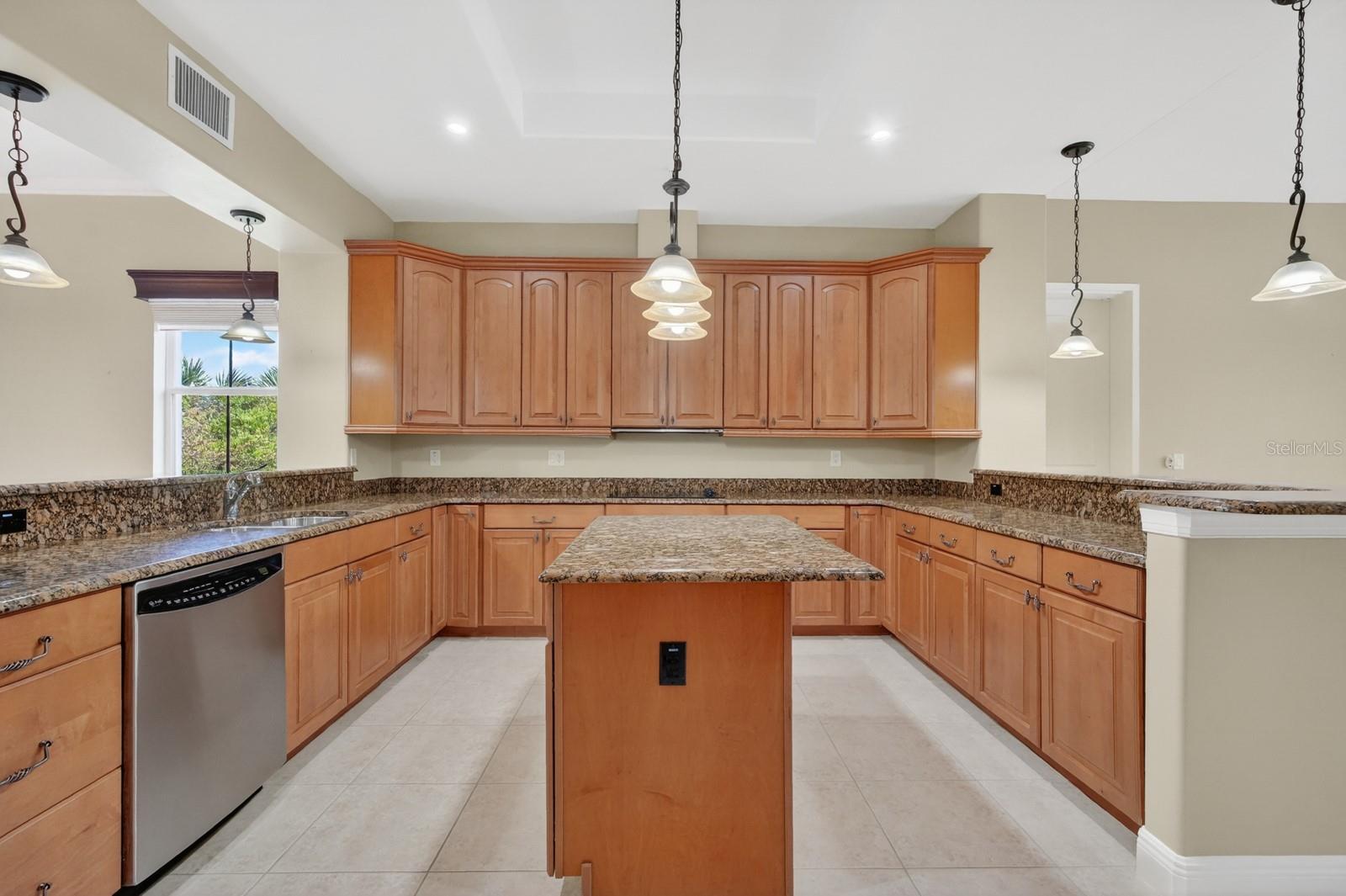 Image 18 of 59 For 40 Casa Bella Circle 1102