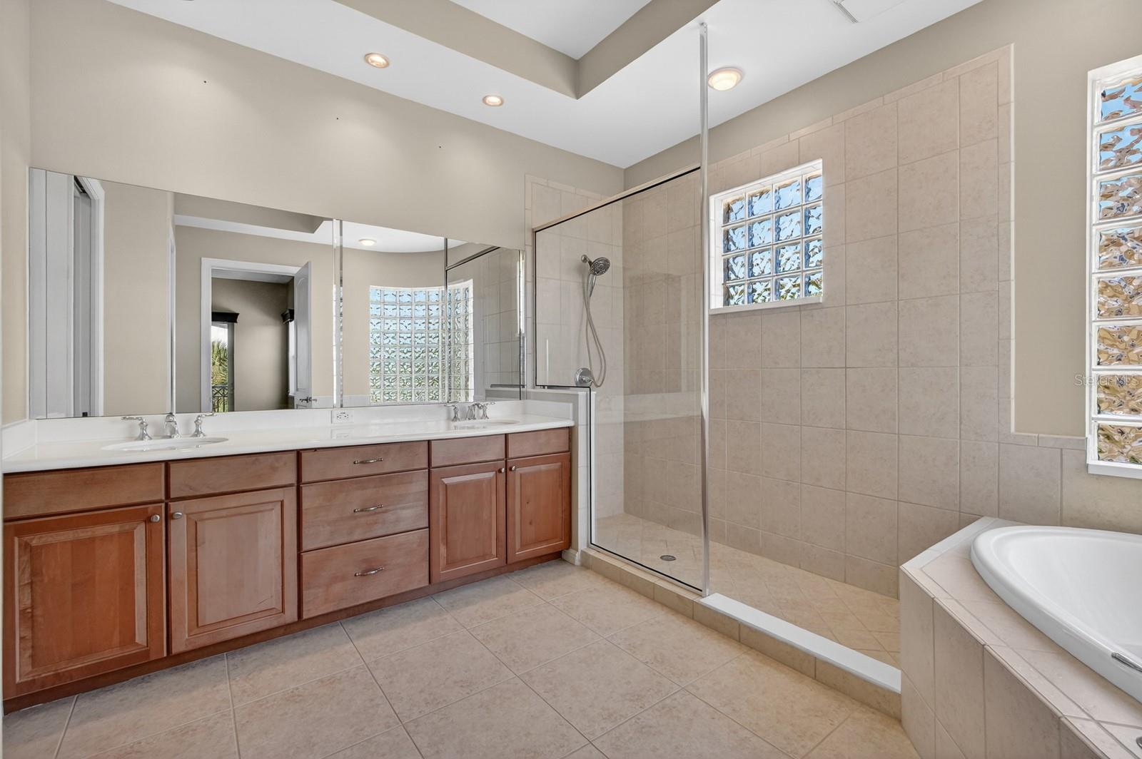 Image 25 of 59 For 40 Casa Bella Circle 1102