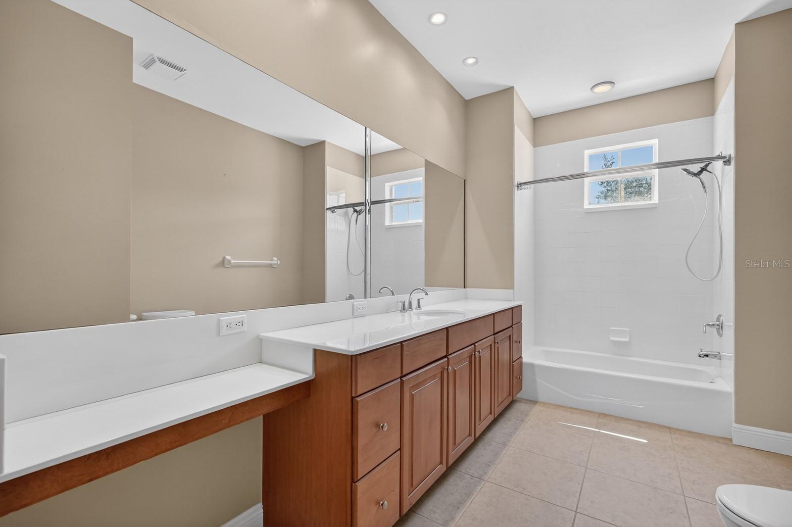 Image 30 of 59 For 40 Casa Bella Circle 1102